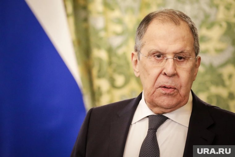    Лавров обвинил НАТО и ЕС в прямой войне с Россией