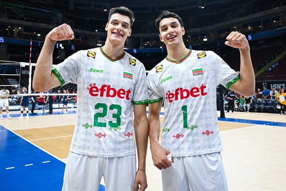    Александр Николов (№23) и Симеон Николов / фото (здесь и далее): volleyballworld.com