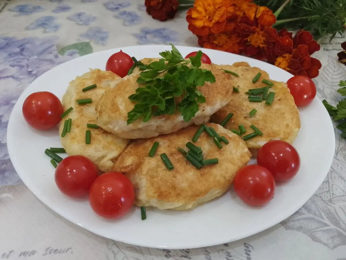 Картофельные котлеты с мясом и сыром, в яичном кляре