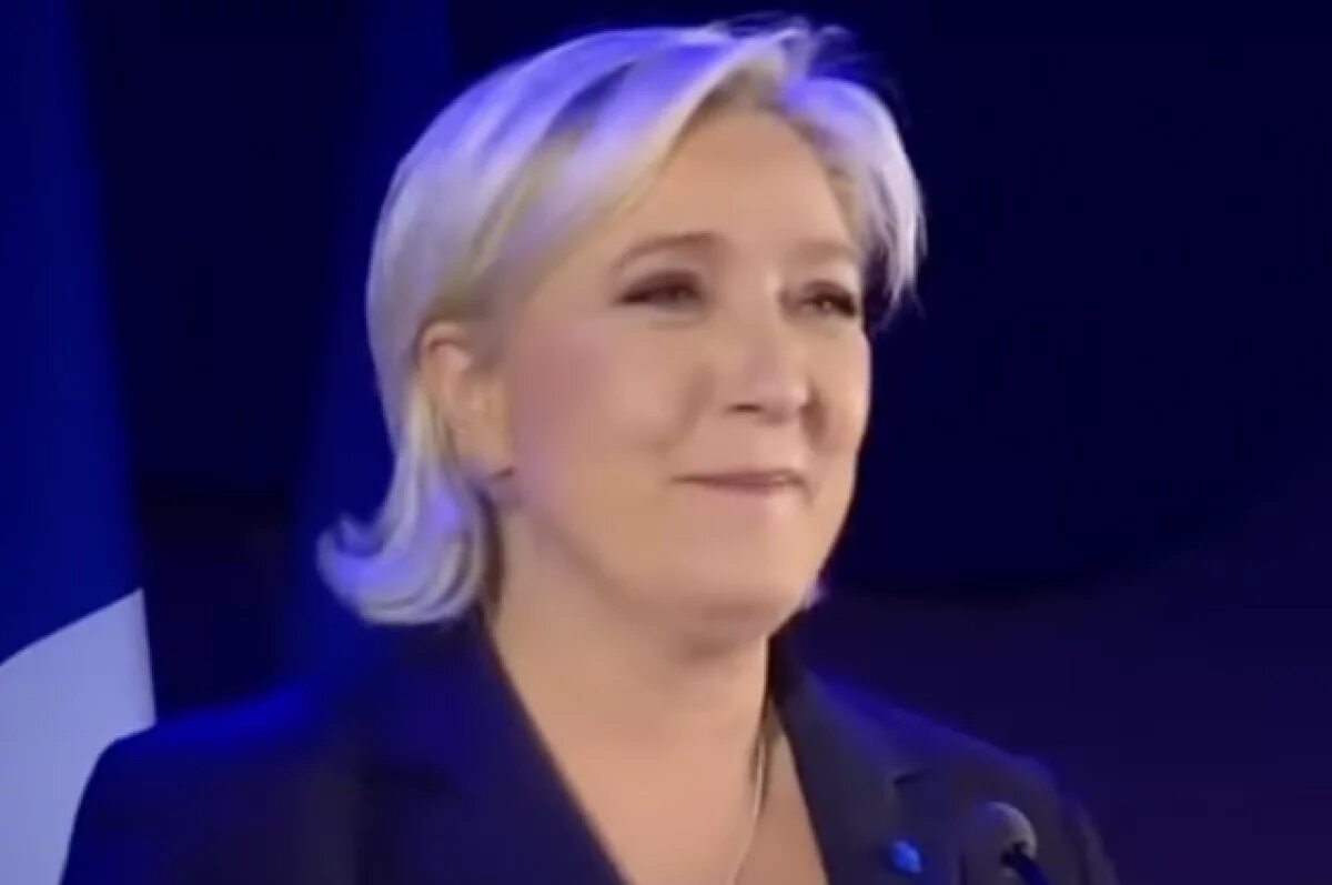    Ле Пен раскритиковала приговор Саркози и сравнила его со своим