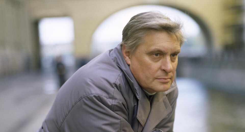 «Подкрашивает губки. Омерзительно!» Почему Басилашвили не мог поцеловать Гурченко, но изменял беременной жене