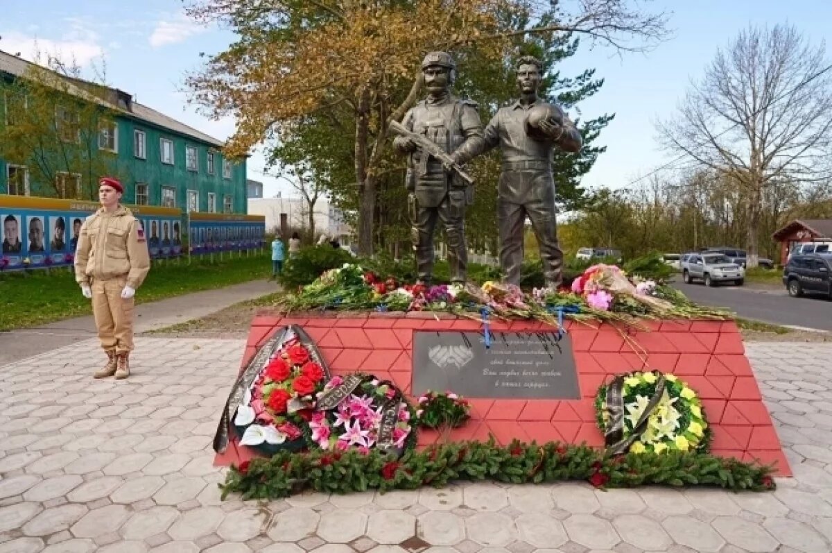    Памятник землякам-участникам СВО открыли в камчатском поселке Ключи