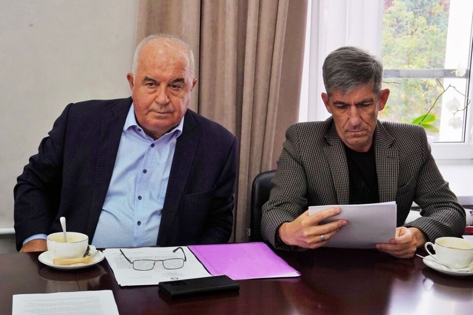    Депутаты встали на сторону барнаульцев в споре за право баров на ночную торговлю алкоголем. Источник: Барнаульская городская Дума