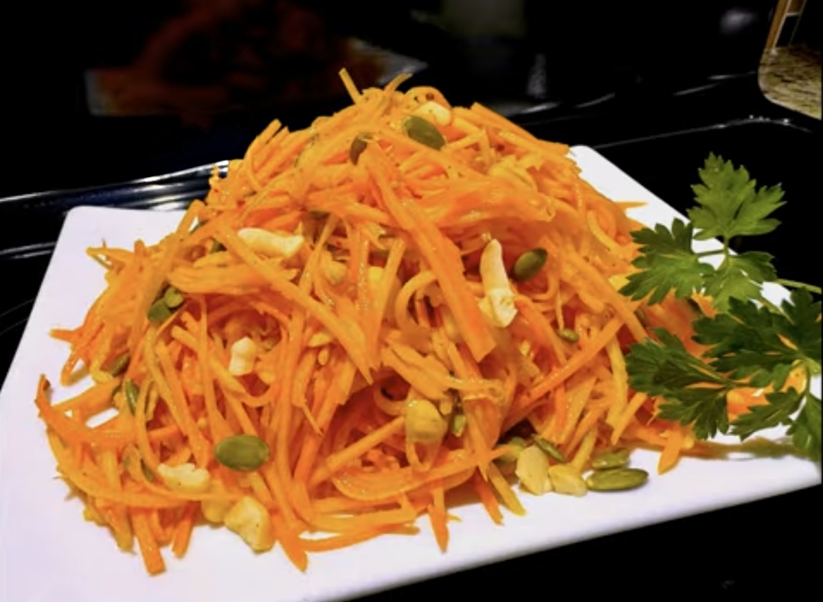 Тыквенный салат с морковью и яблоком: осенний взрыв витаминов на вашей тарелке