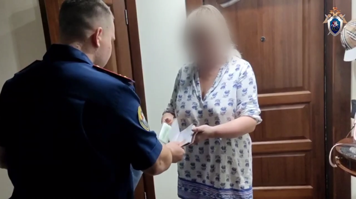     Сотрудницу районной администрации Красноярска подозревают во взяточничестве