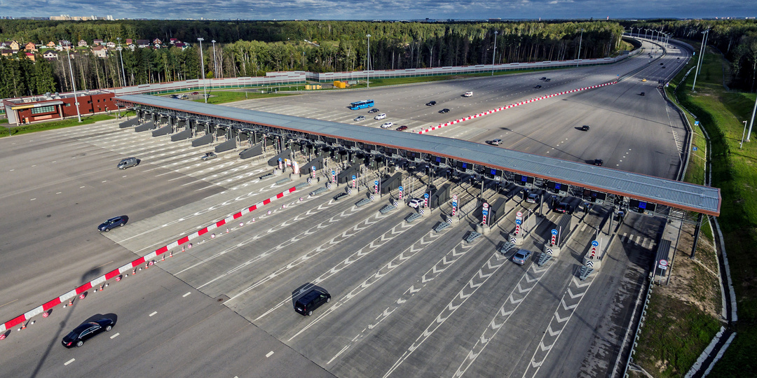 Платные трассы «Автодора» уперлись в «потолок»: летний трафик показал стагнацию.