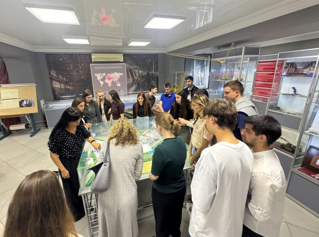 Листайте вправо, чтобы увидеть больше изображений