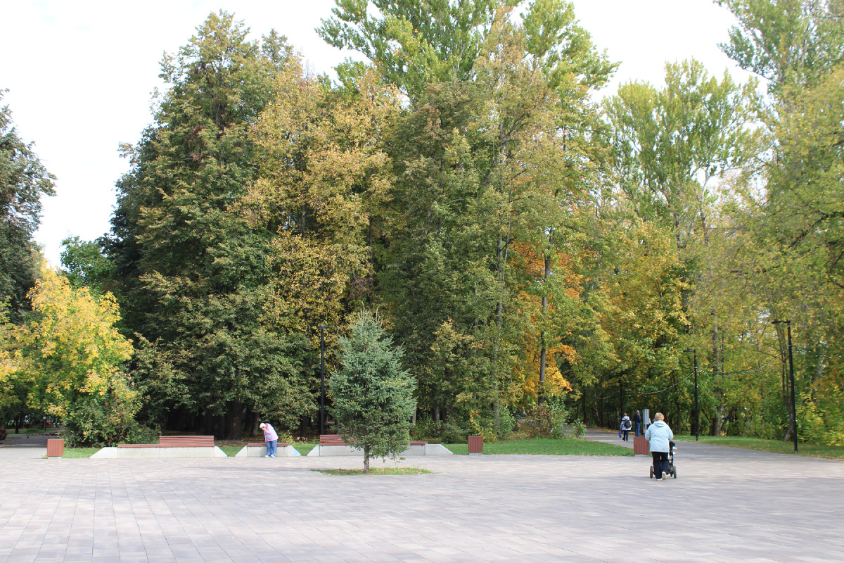 Центральная площадь парка Станкозавода. Фото автора канала