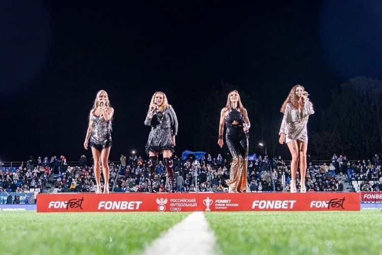    Ксения Новикова и Надежда Ручка (в центре) / фото: Олег Спиридонов, «БИЗНЕС Online».