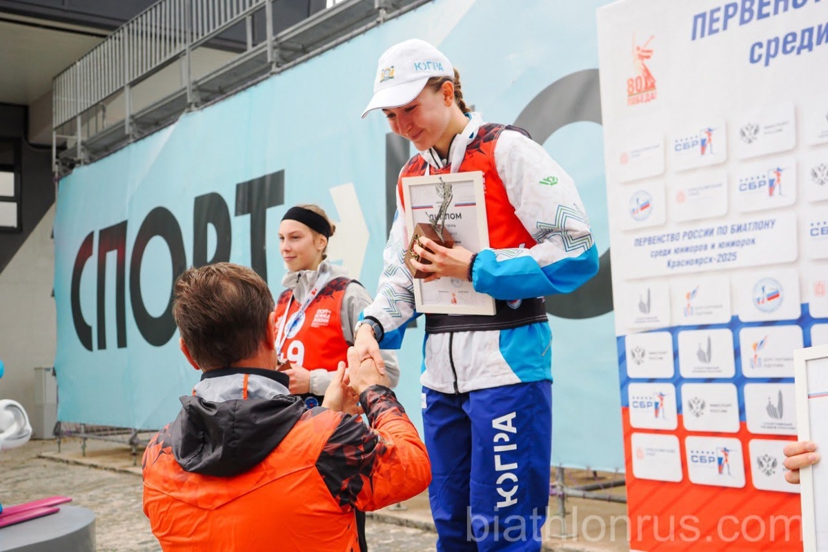    Югорчанка Карина Пляцок выиграла гонку на первенстве России по летнему биатлону