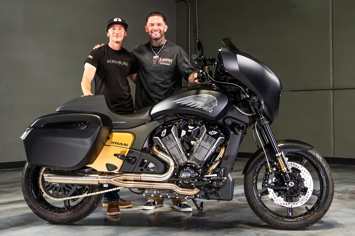 Satya Kraus (слева) с Коди Гарбрандтом.
