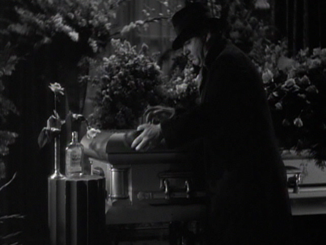 Кадр из фильма «Сверхъестественное» (1933)