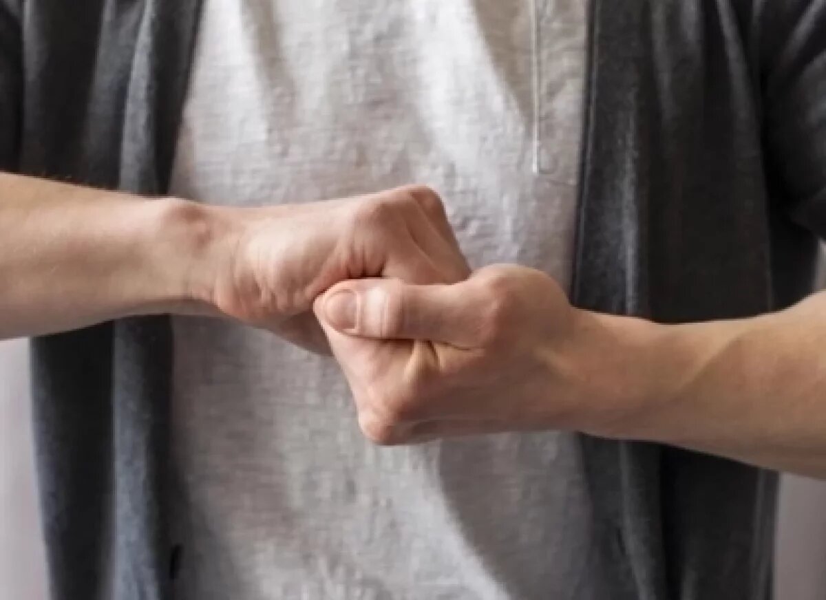    В Ейске автохамы из-за замечания о неправильной парковке избили человека