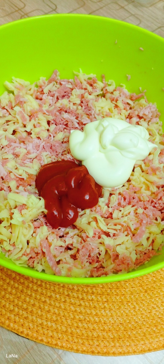 2 столовых ложки майонеза.
1 столовая ложка кетчупа, или томатной пасты.
