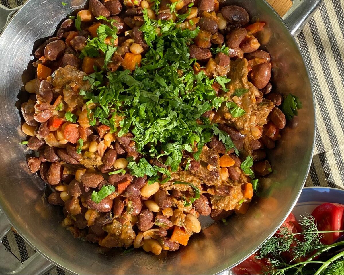 Такие блюда сытные и полезные,но именно от них всегда и больше вздутия. Следите  внимательно за тем,что вы едите.