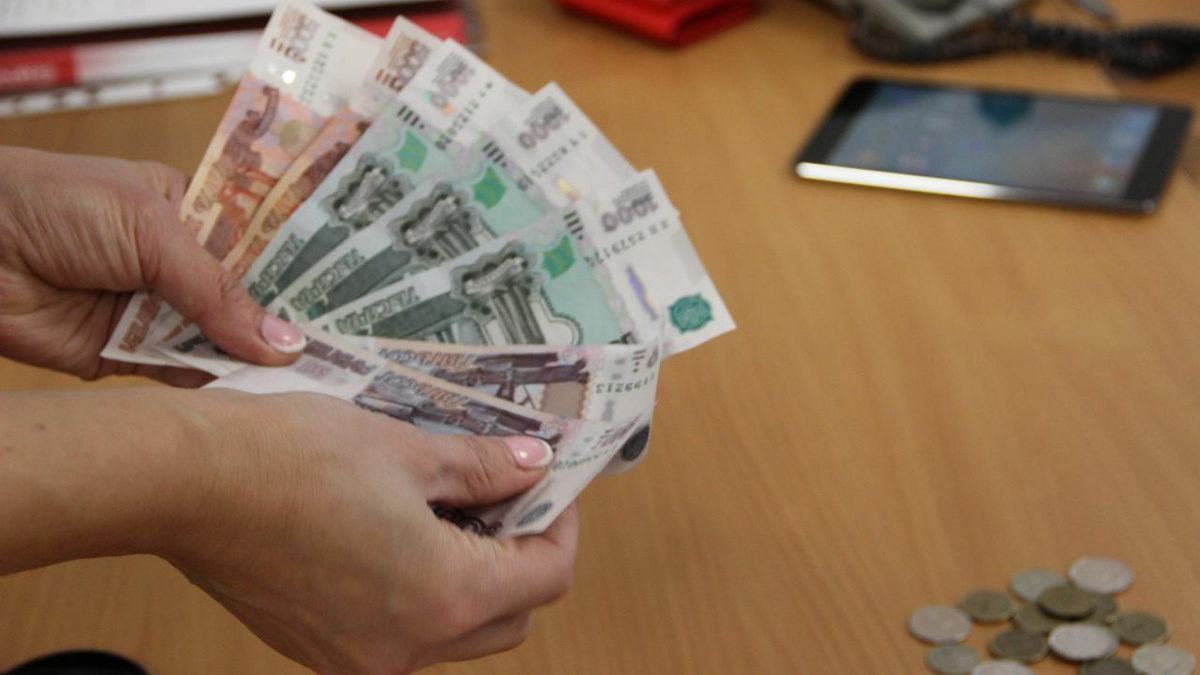 Почти 100 тысяч в месяц: миф или реальность российских зарплат?