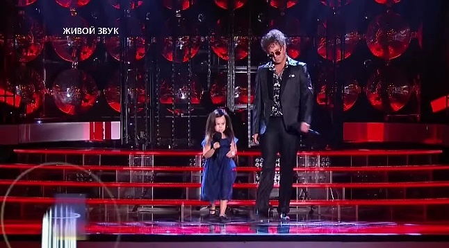 Милана с отцом на шоу "Один в один!"