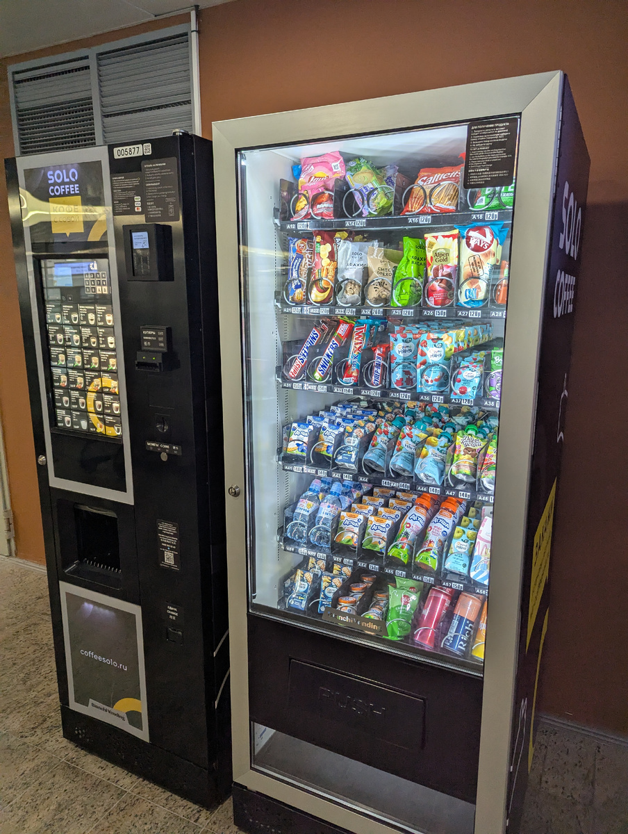 Вендинговый аппарат с детскими пюрешками