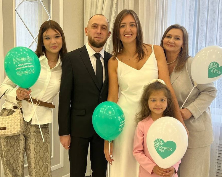     В Курске на праздновании Дня города зарегистрировали 50 свадеб