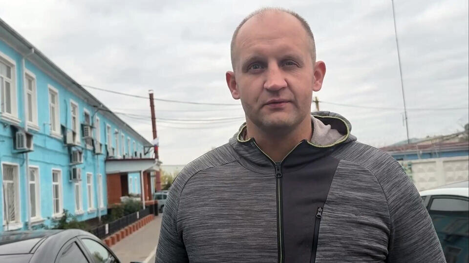     Иван Емельяненко вышел из колонии и хочет вернуться на ринг ИЗВЕСТИЯ