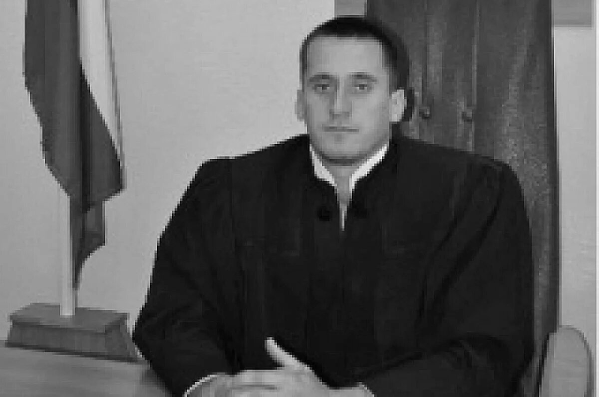    «В связи со смертью».