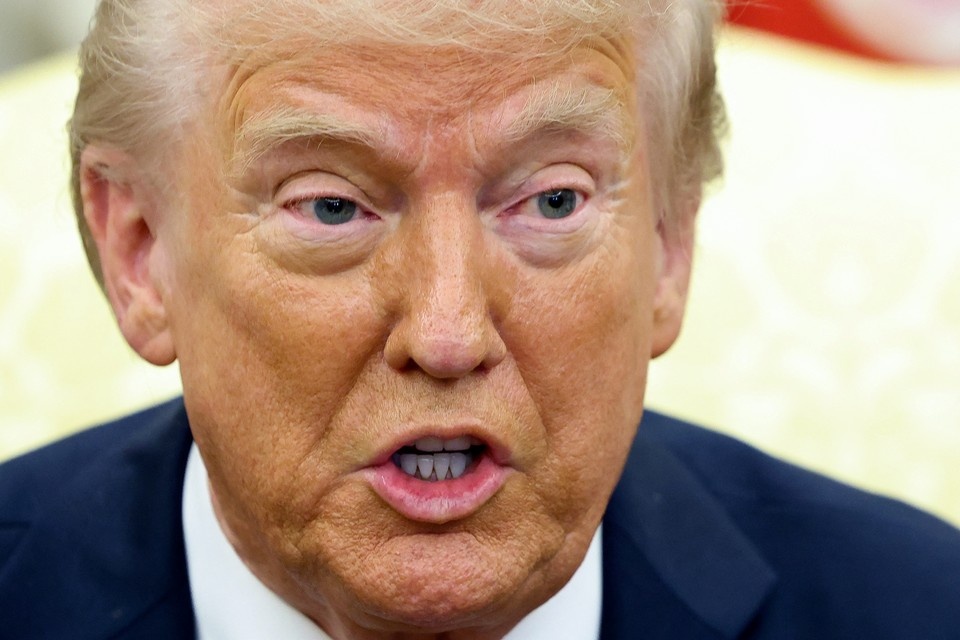    Трамп намерен ввести пошлины в 100% на импорт фармацевтики REUTERS