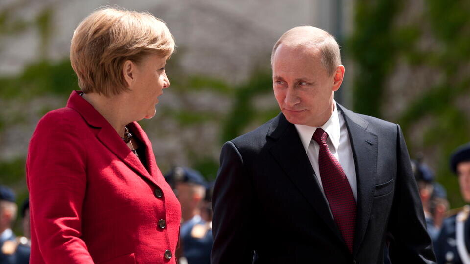     Меркель рассказала об одной из первых встреч с Путиным www.globallookpress/Annegret Hilse/SVEN SIMON/ARCHIVE PHOTO