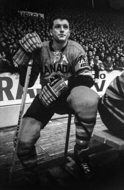 1963 год, Стокгольм. Матч СССР-Канада. Защитник канадцев Дональд Флэтчер