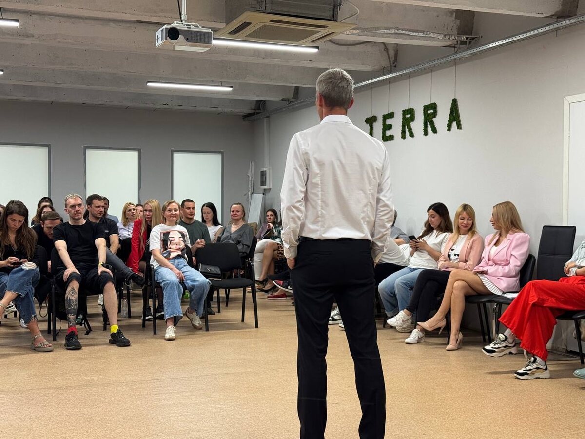 Занятия в студии Харизмы