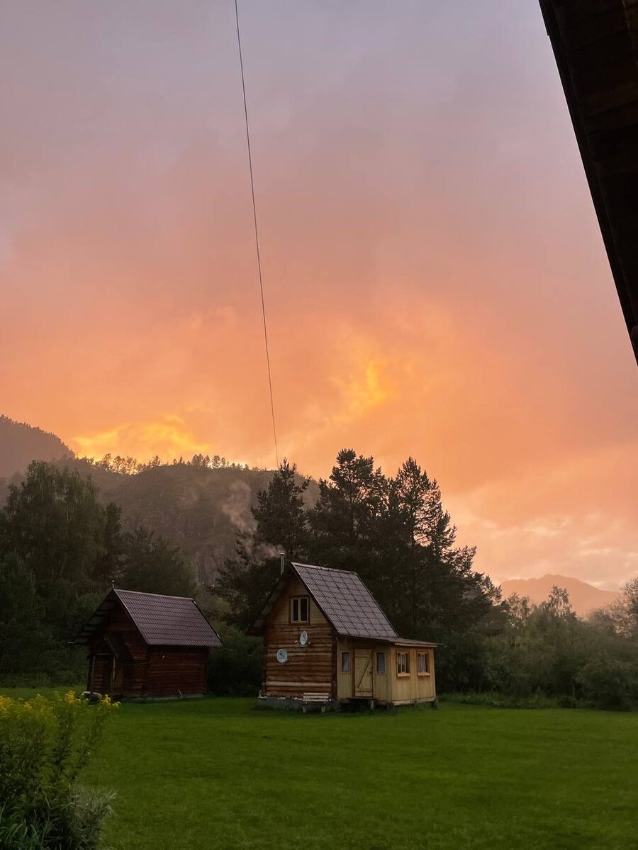 Закат у гор