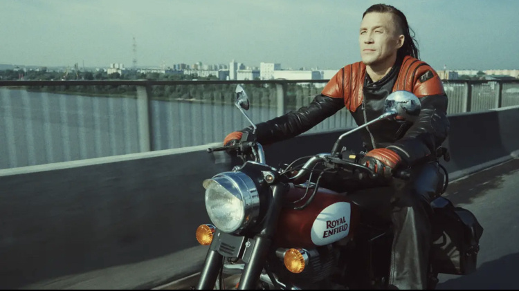 И снова кадр из клипа «Совесть».