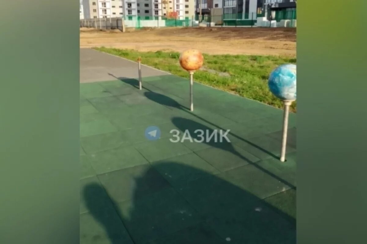    В Кургане неизвестные похитили планету Меркурий