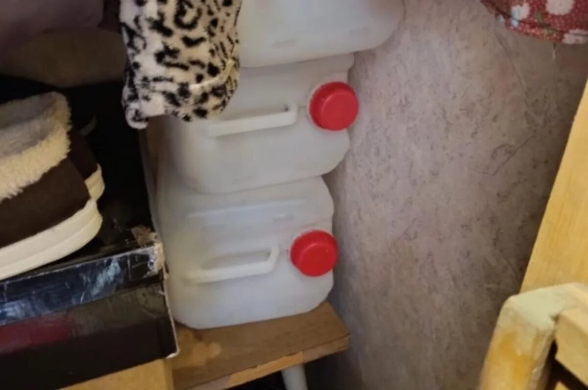    Появились кадры с производства суррогатного алкоголя в Ленобласти