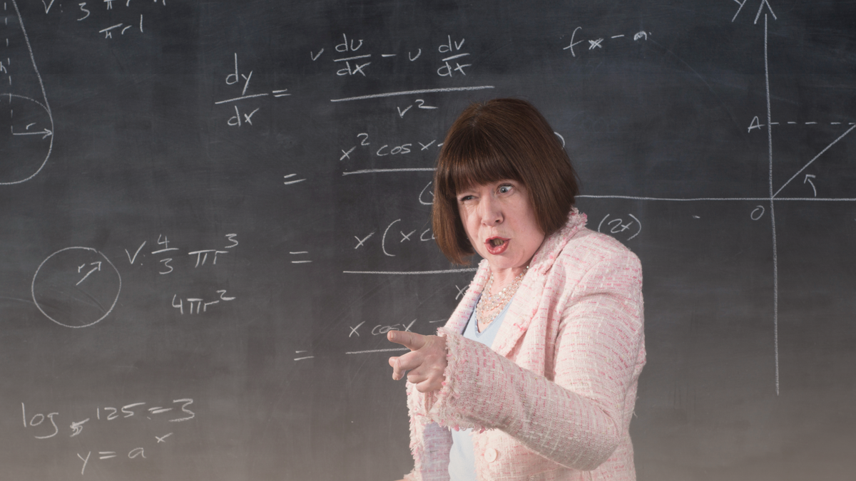 Может ли буллинг исходить от учителя и что делать в этом случае?