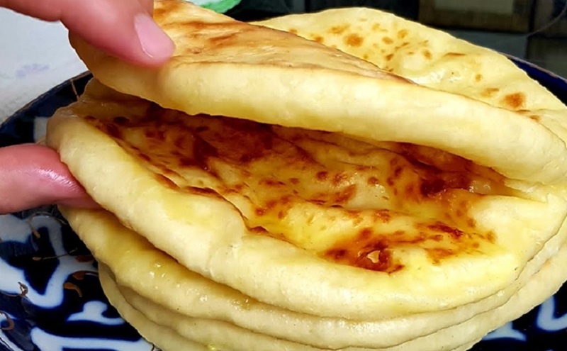 Сырные ленивые хачапури на кефире: быстрый рецепт для домашней кухне