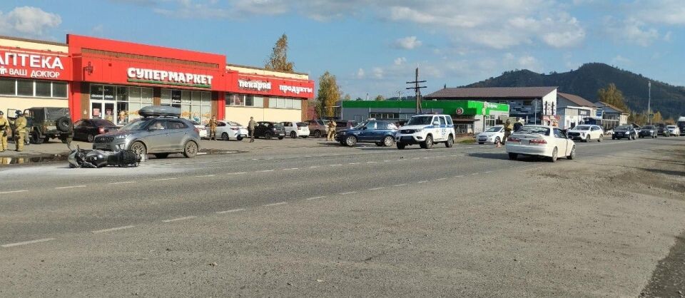    ДТП с внедорожником и мотоциклом в селе Соузга. Источник: МВД по Республике Алтай