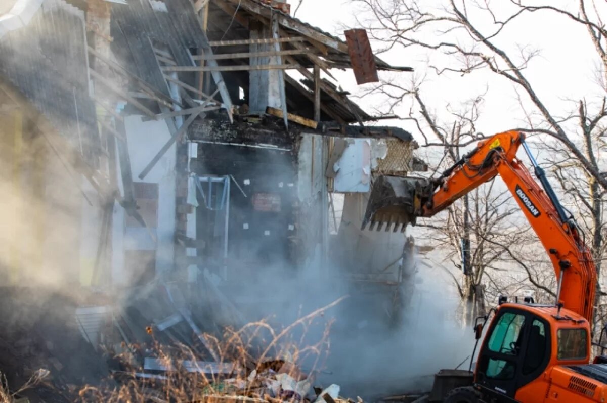    Три сгоревших «аварийки» на Калинина в Мурманске начнут сносить в 2025 году