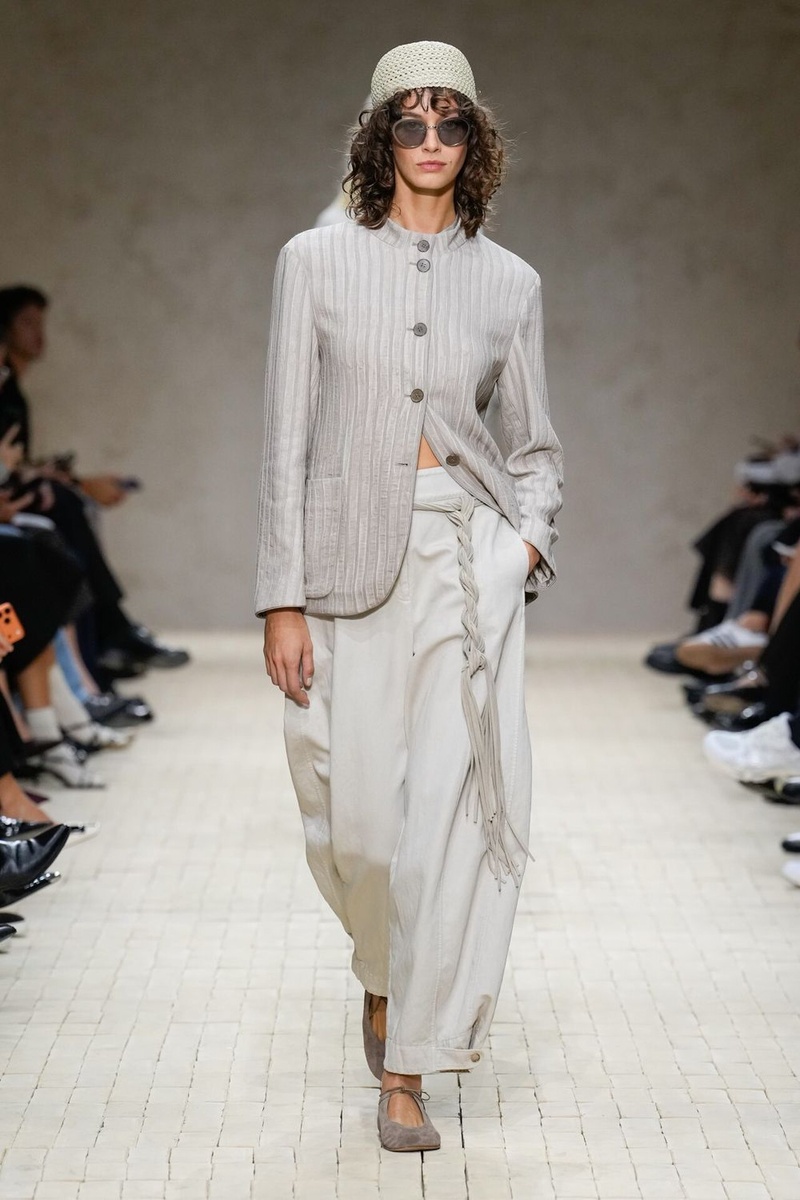 листайте галерею