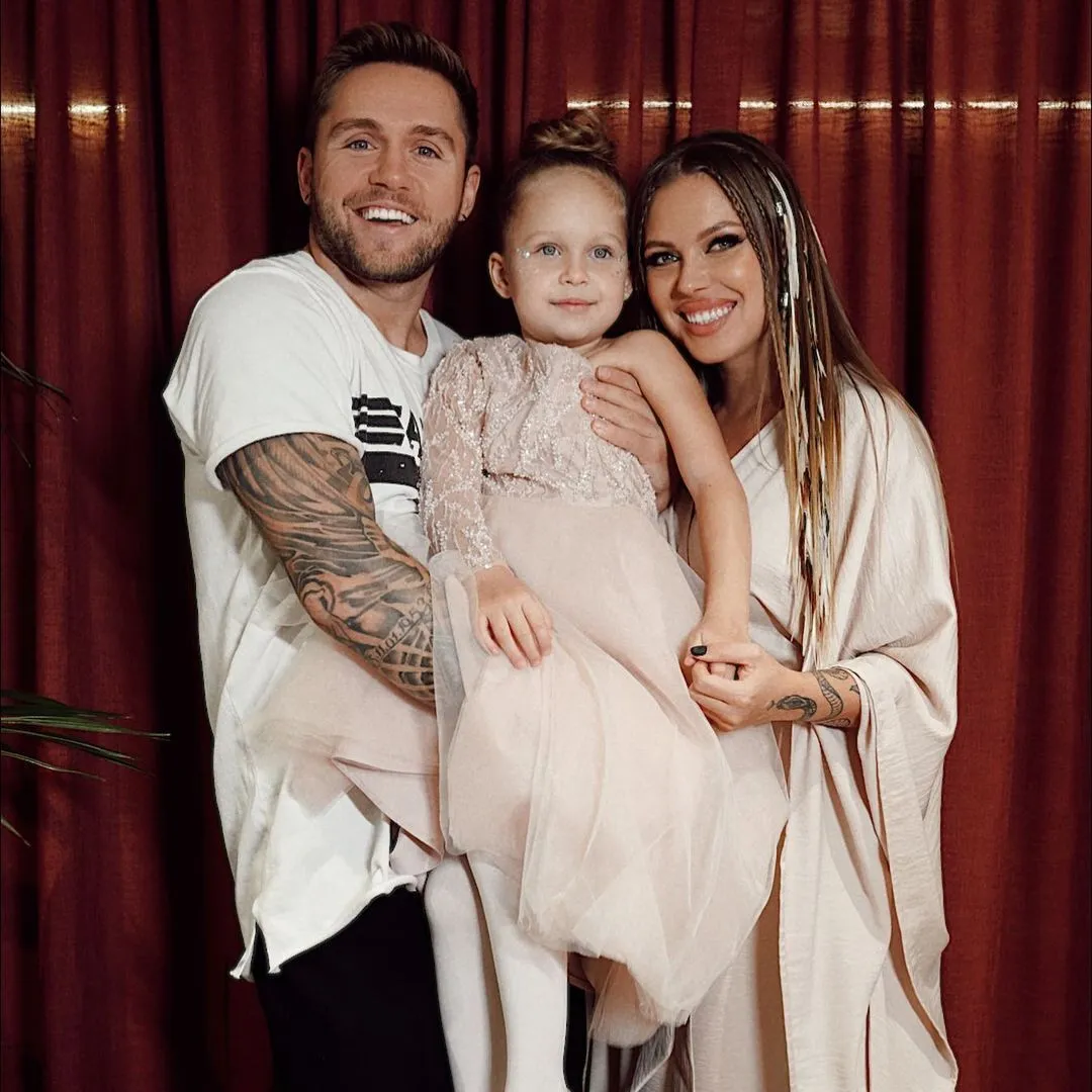 Влад Соколовский и Рита Дакота с дочкой