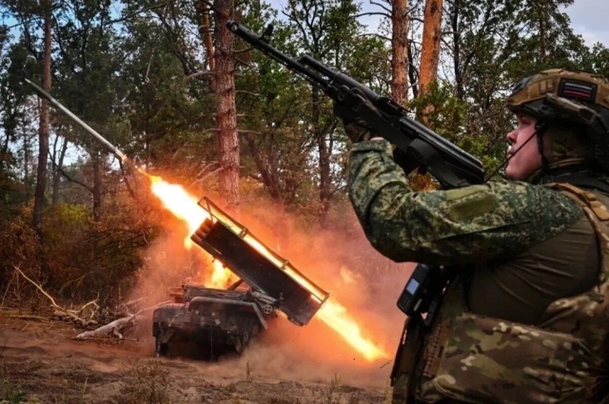    На краснолиманском направлении группировка «Центр» закрепилась на новых рубежах и атаковала позиции ВСУ в шести населенных пунктах ДНР.