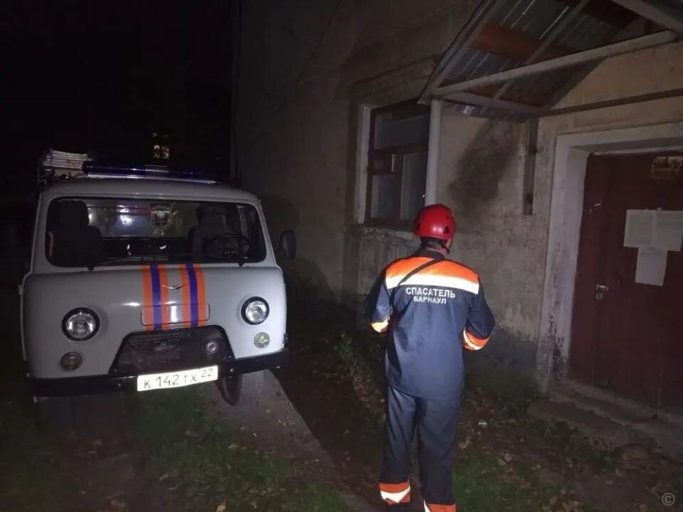    Аварийный дом по ул. Ярных, 40. Источник: barnaul.org