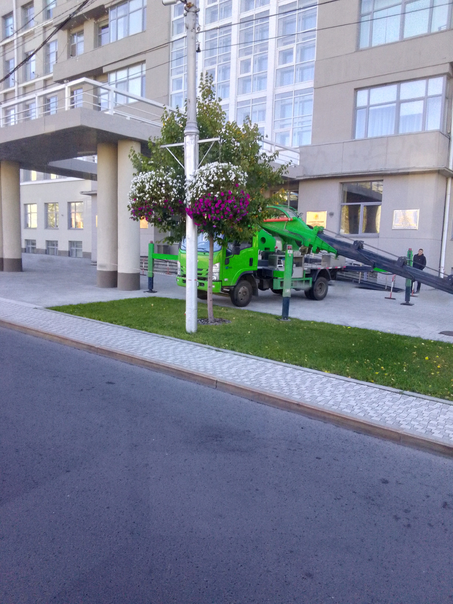 Последние теплые деньки дни "Бабьего лета". Еду на примерку костюмов. Фото автора 