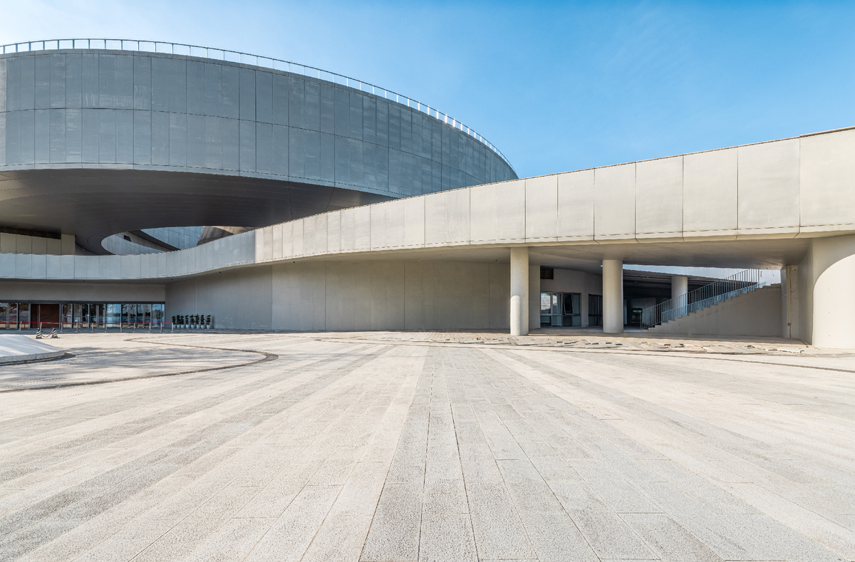 Яркий пример современной архитектуры. Фото: dongfang / Shutterstock / Fotodom