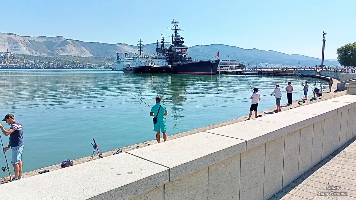Крейсер "Михаил Кутузов", город Новороссийск. Фото автора.