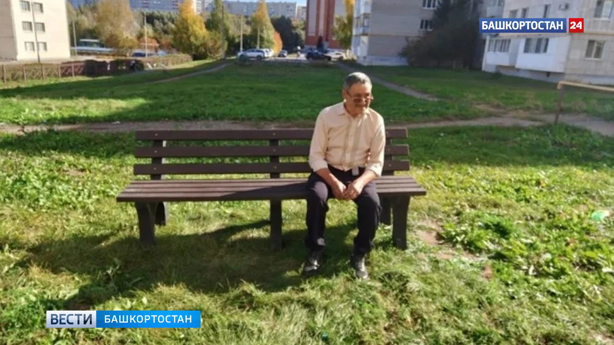    В башкирском городе Октябрьском появилась скамейка из вторсырья