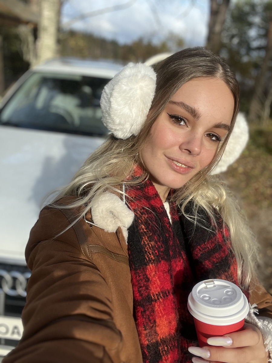 Большой привет! Меня зовут Юля и я веду блог о Петербурге и путешествиях. Добро пожаловать 🫶🏻