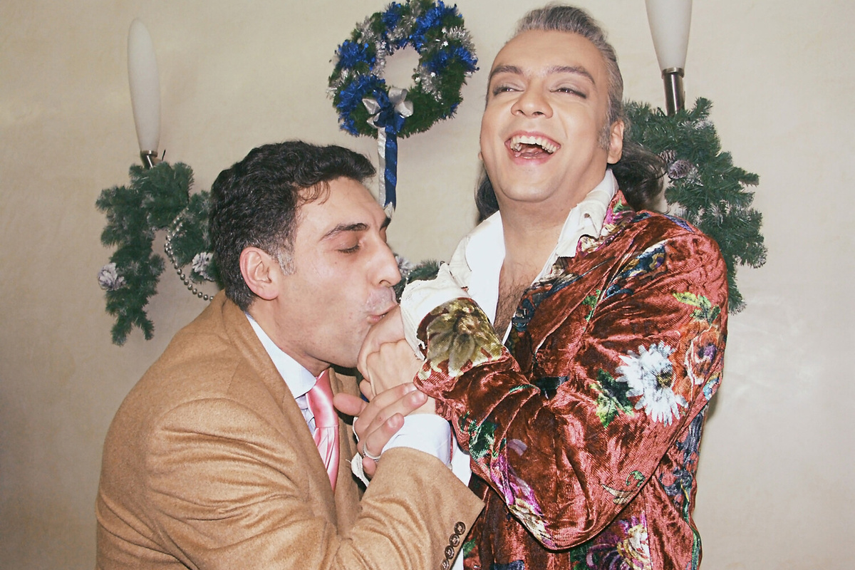 Тигран Кеосаян и певец Филипп Киркоров во время съемок новогодней программы на телеканале СТС, 2003 год ©Дмитрий Коробейников/РИА Новости  📷