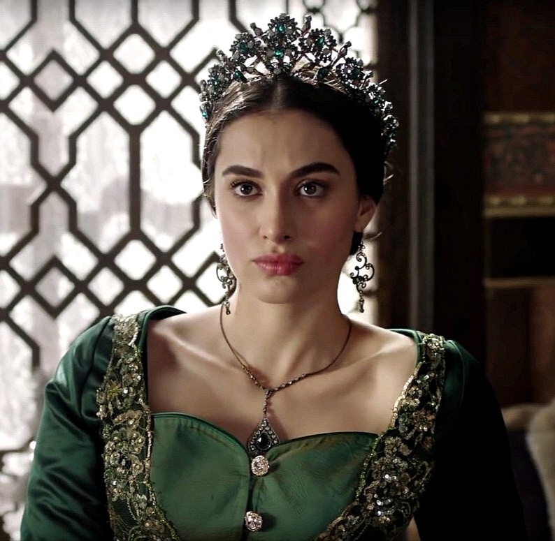 Валиде Турхан.