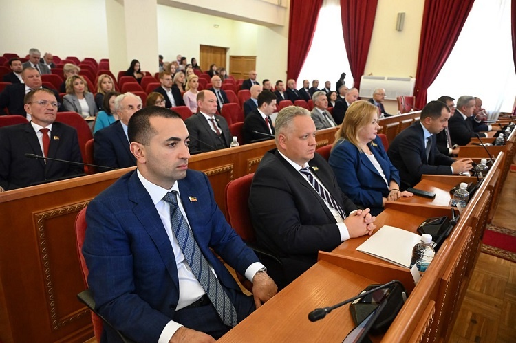    Фото ТГ-канала ЗС РО с 23-о заседания донского парламента Редактор