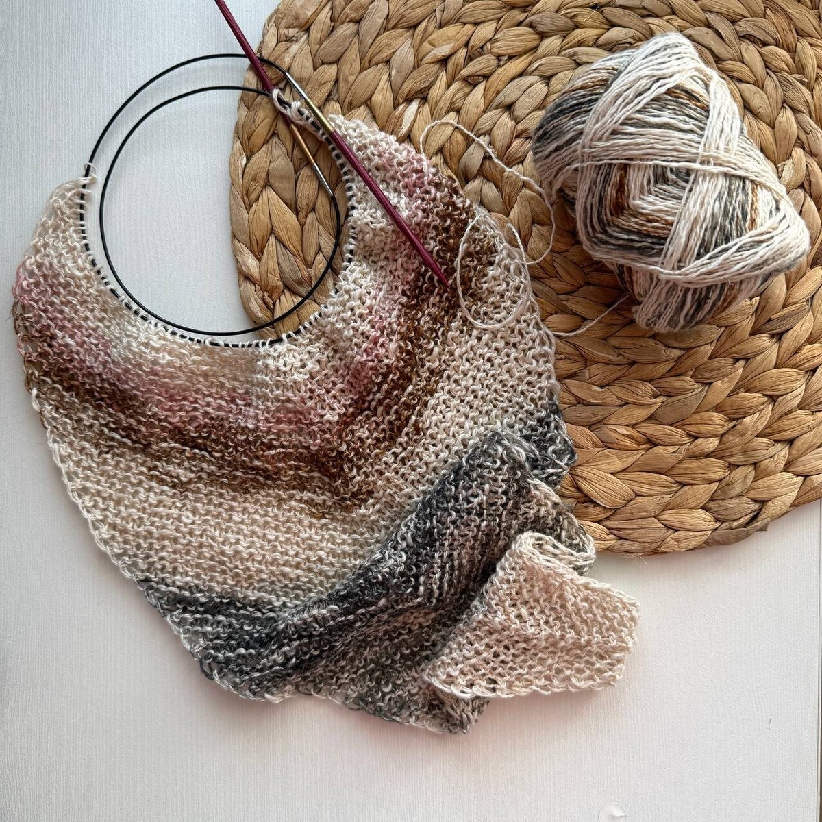 Платок вяжем в чате телеграм - смотире на канале в прошлых постах